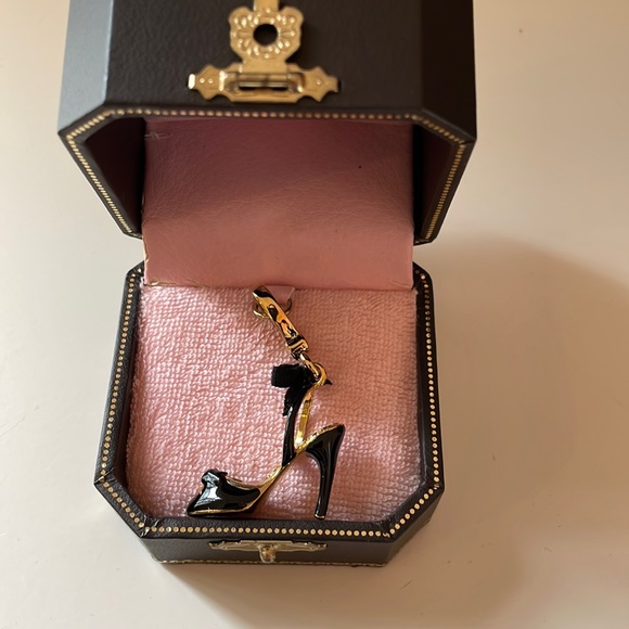 Juicy Couture Jewelry - Juicy charm black heel